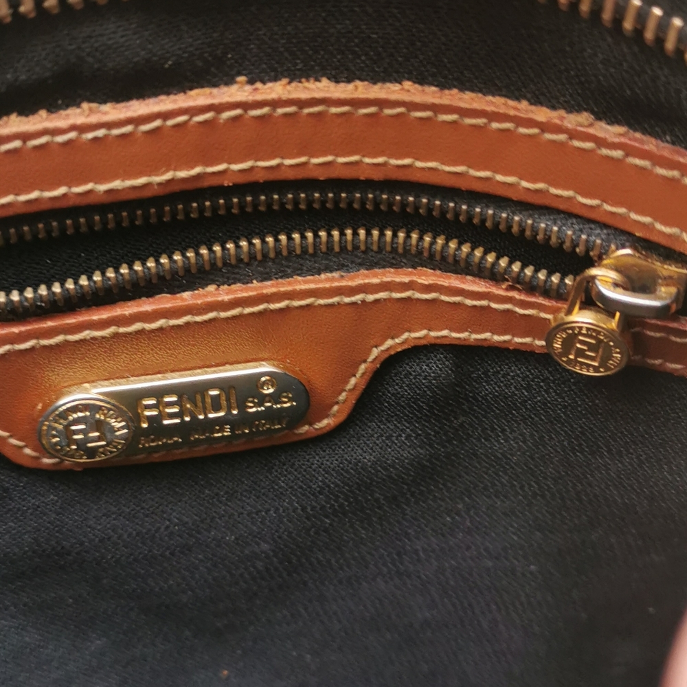Vintage Fendi bag/side bag/crossbody/messenger bag - Picture 5 of 6